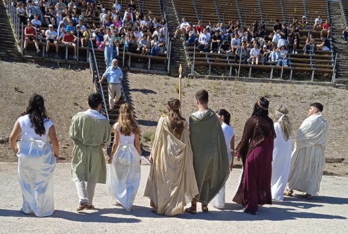 Φωτογραφία 18 - Οι “Ευμενίδες” στο αρχαίο Θέατρο του Δίου 